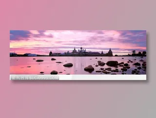 平静湖面上散落的鹅卵石