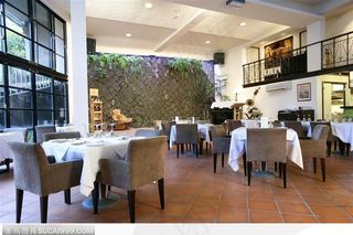 餐饮空间_优雅的宽广西餐厅