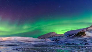 绿色极光壁纸图片