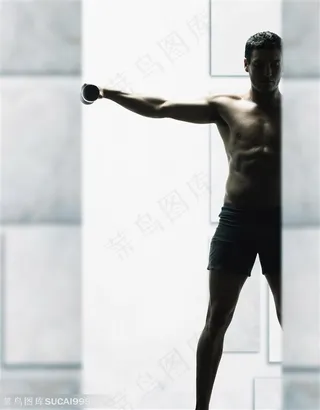 锻炼保健-健身的男人