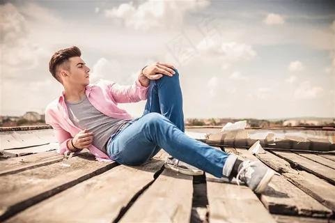 木板上的男人 木板上的男人