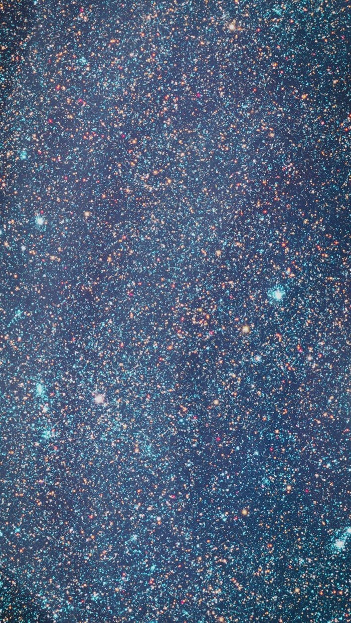 丰富的星星几乎完全覆盖了镜头