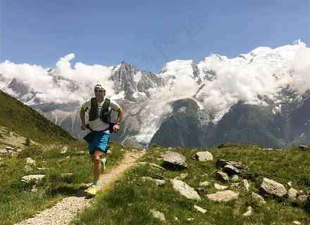 奔跑的户外男子 奔跑的户外男子