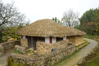 草屋  房屋  屋子  山林小屋 石头房子 高清图片 山居 