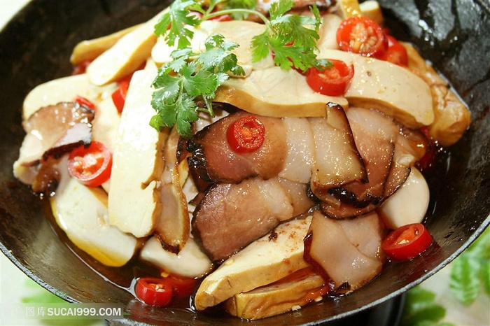 中华美食干锅香干腊肉摄影图