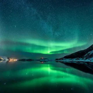 绿色极光壁纸图片