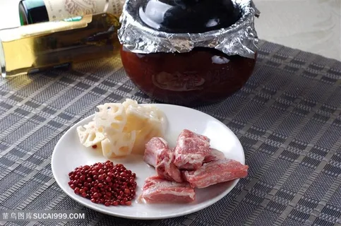藕红豆煨排骨
