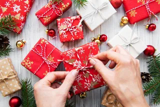 圣诞节礼物盒圣诞球元素装饰场景特写近景(20)