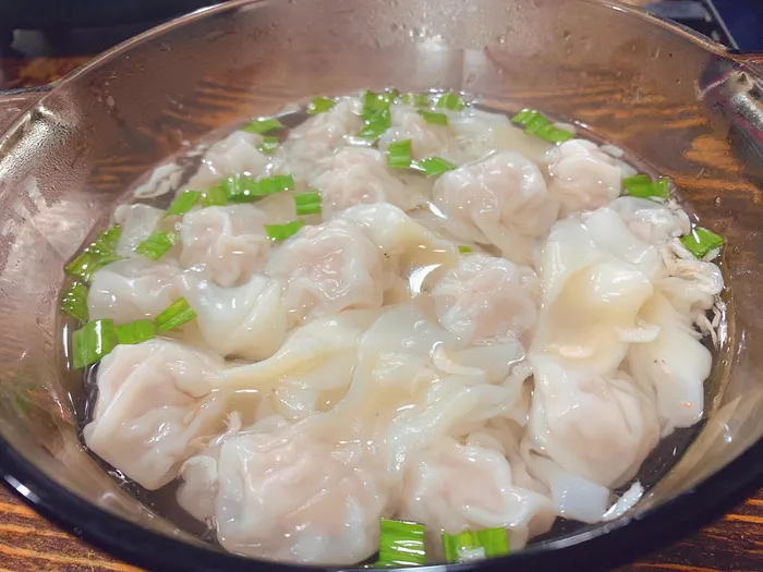 熟馄饨高清图 云吞 抄手 小馄饨 大馄饨 鲜肉馄饨 馄饨  熟馄饨高清图 云吞 抄手 小馄饨 大馄饨 鲜肉馄饨 馄饨