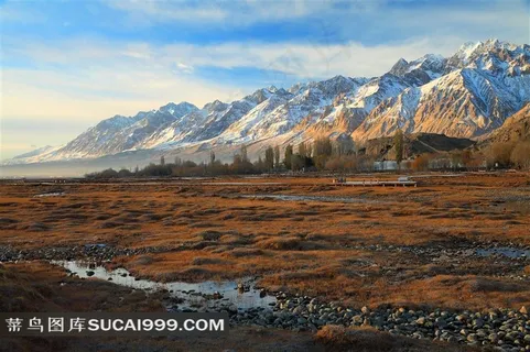 新疆塔什库尔干石头城雪山风景 新疆塔什库尔干石头城雪山风景