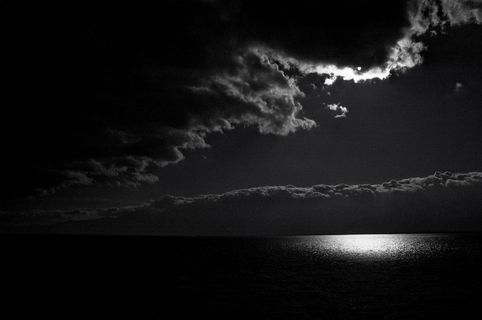 灰色天空素材图片下载