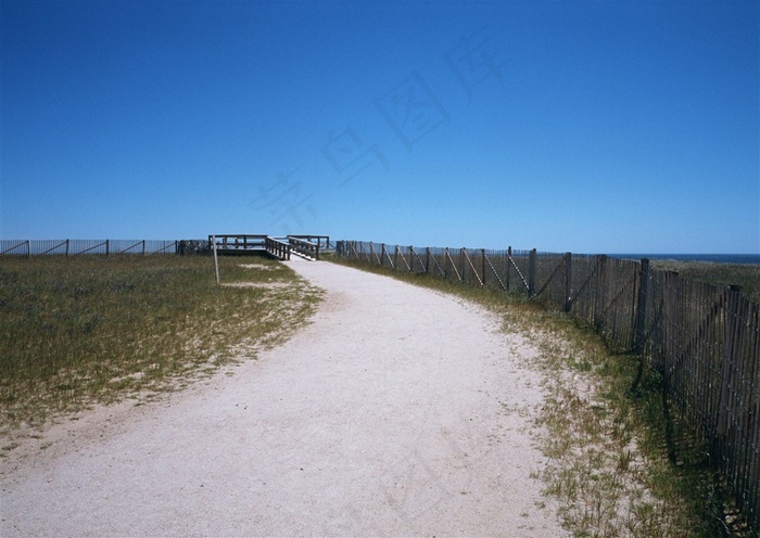 蓝蓝的天上白云飘背景图片素材
