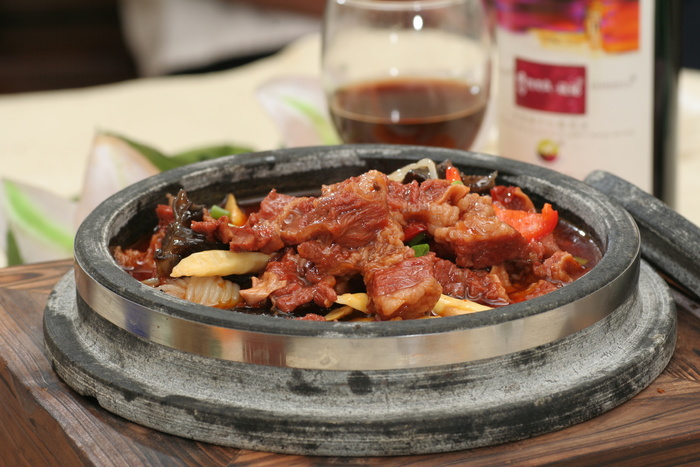 石锅牛肉 28元