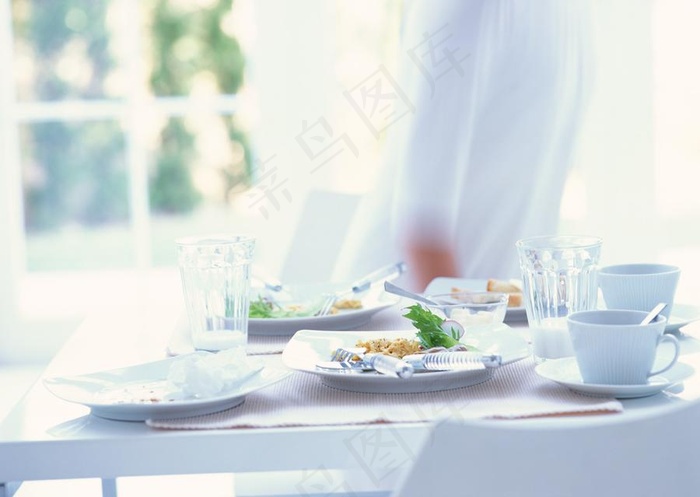 居家生活-桌上的餐具