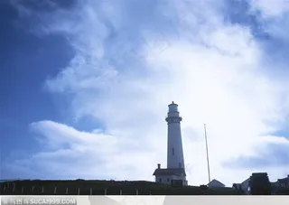 美丽天空-蓝天下的灯塔