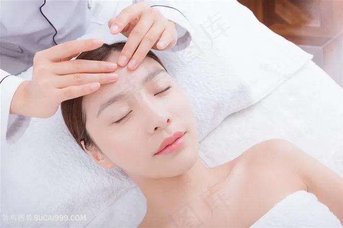 按摩美女海报