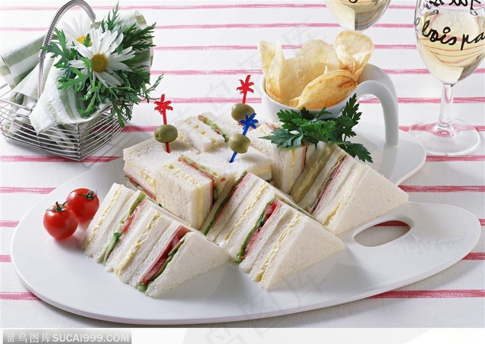 餐饮美食-盘中的糕点