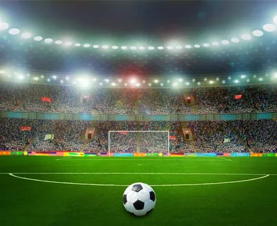 空旷庞大的足球场高清图片