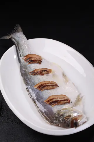 腊蒸太湖白条 (4)