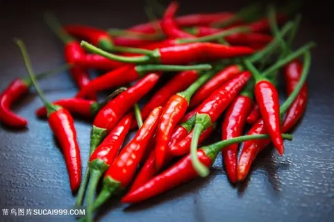 新鲜红辣椒食物食材高清图 新鲜红辣椒食物食材高清图