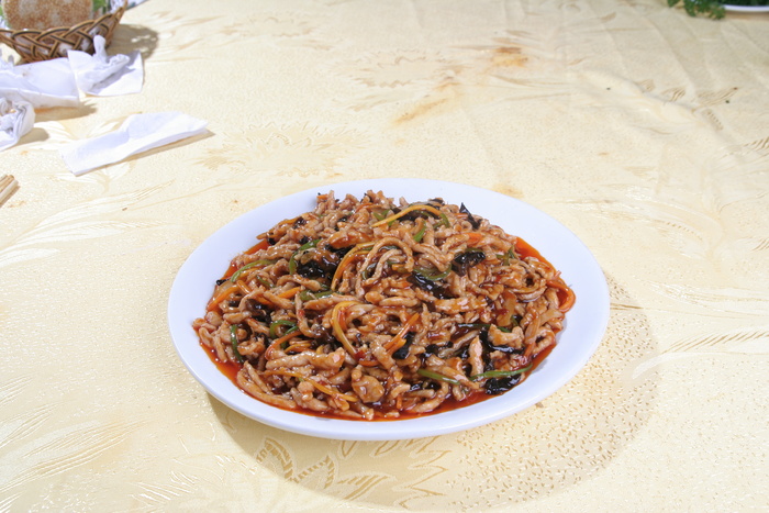 6鱼香肉丝12元