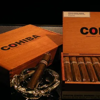 香烟系列精品雪茄图片