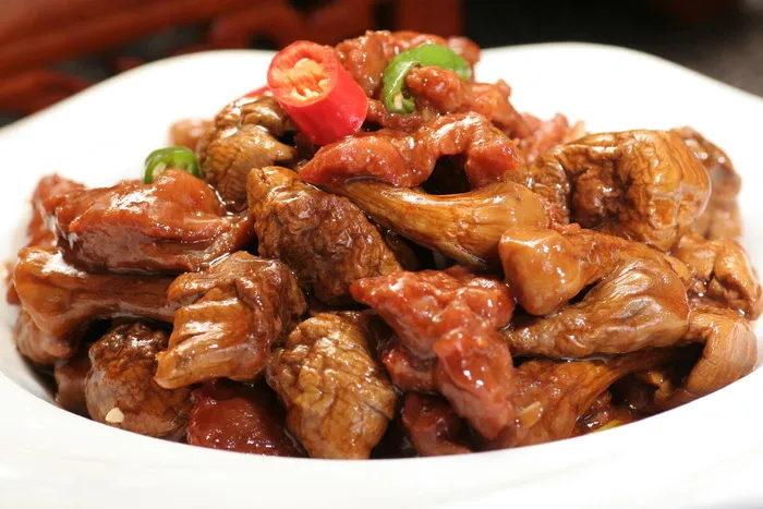 鹿肉炒松茸 