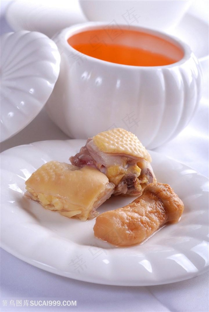 菜松茸炖土鸡