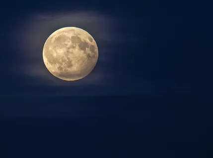 中秋节月亮图片 中秋节月亮图片