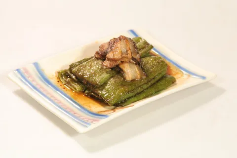 腌肉虎皮椒15元