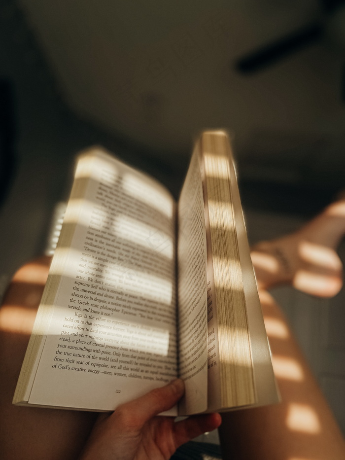 英文书籍内页设计图片