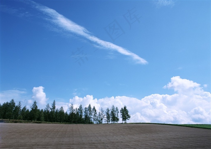蔚蓝色的天空概念图片素材