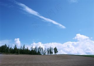 蔚蓝色的天空概念图片素材