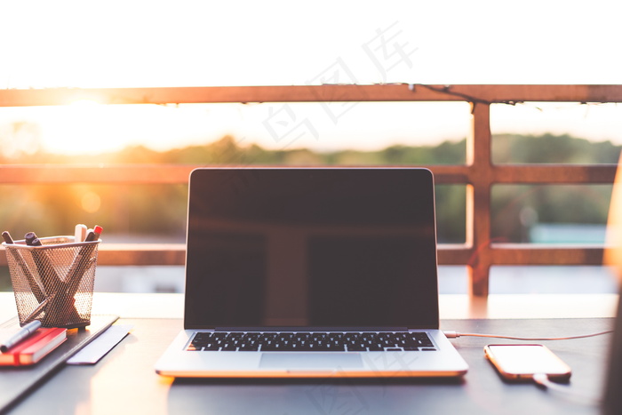 笔记本电脑图片