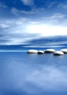 唯美天空下的鹅卵石