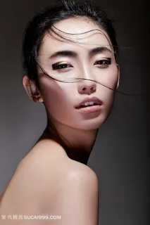 精致妆容美女写真 精致妆容美女写真
