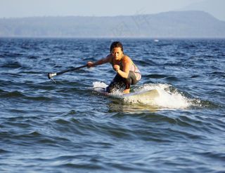 女人冲浪图片大全