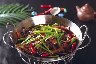 干锅美食焖锅湘菜麻辣香辣纸锅干锅茶花鳝