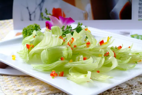 L01697凤尾西芹72