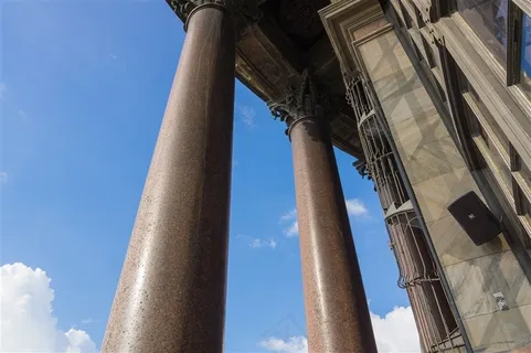 欧洲教堂建筑花岗岩立柱