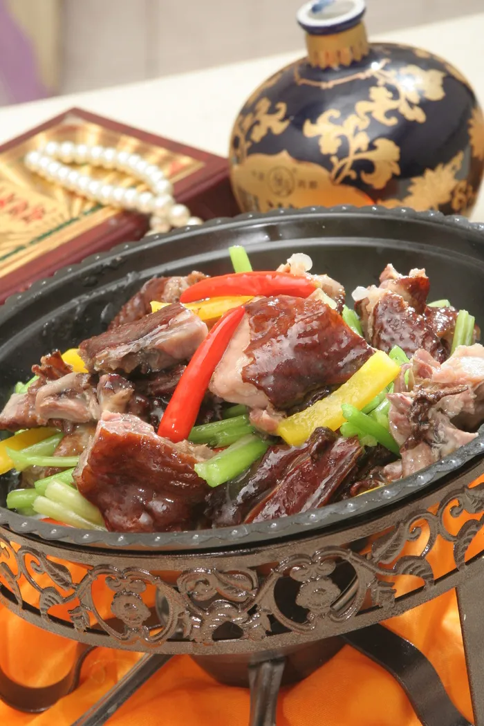 旋转 双椒辣土鸡28元 (5)