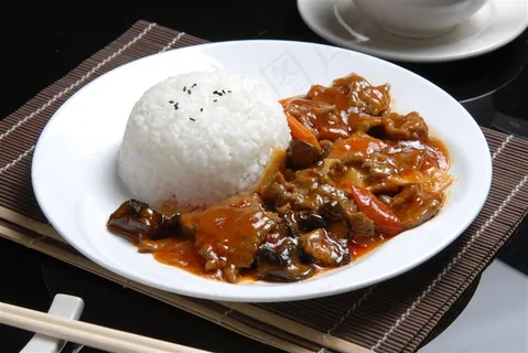 红烧牛肉饭美食图片 红烧牛肉饭美食图片