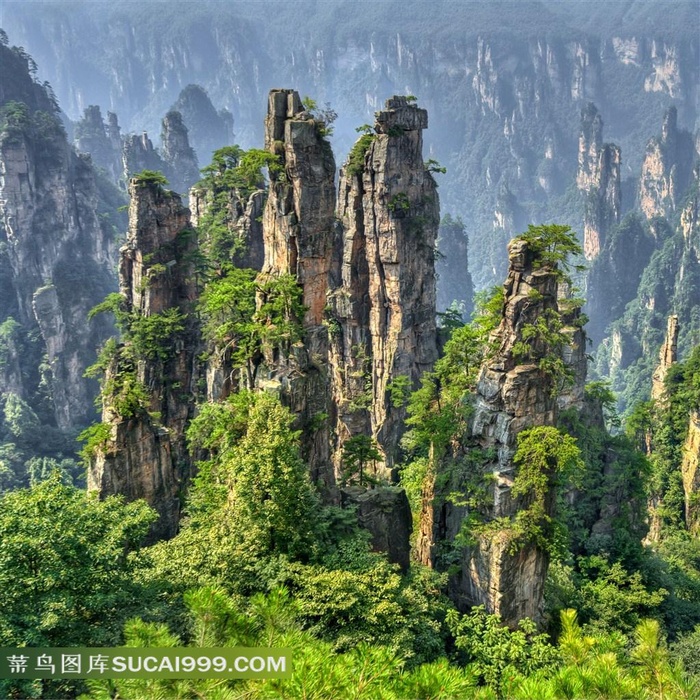 美丽的山峰山水风景图片