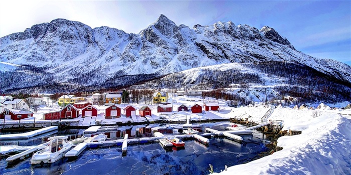 高清雪山唯美风景画