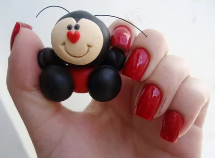 红色短指甲美甲图片 红色短指甲美甲图片