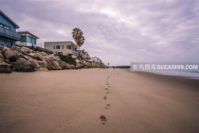美丽的空旷海滩
