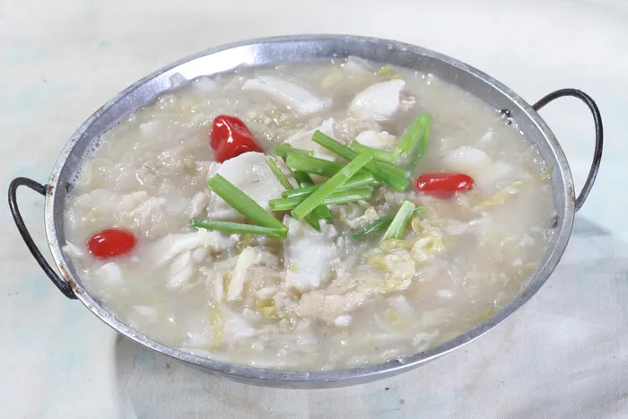 锅仔酸菜白肉