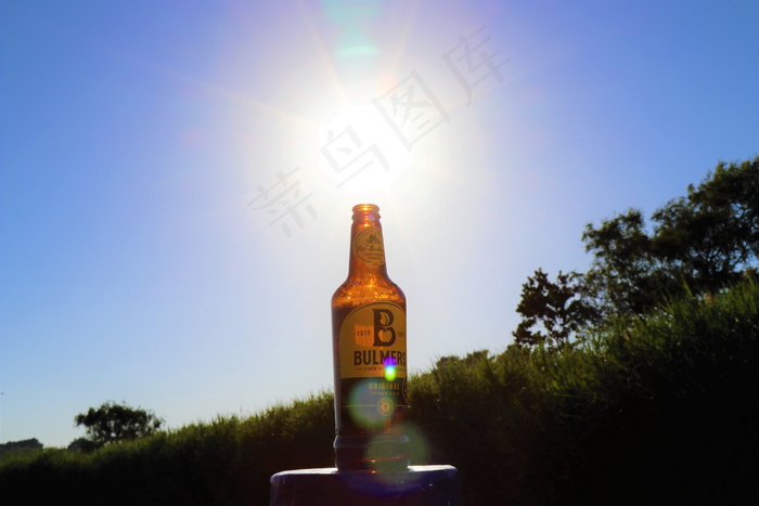玻璃瓶啤酒图片