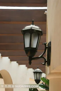 万科佛山兰乔圣菲中的欧式路灯特写图片