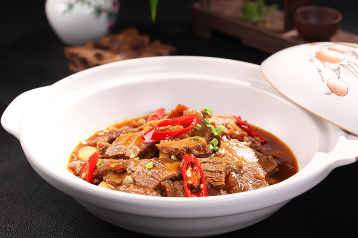 牛腩煨豆腐 (2)